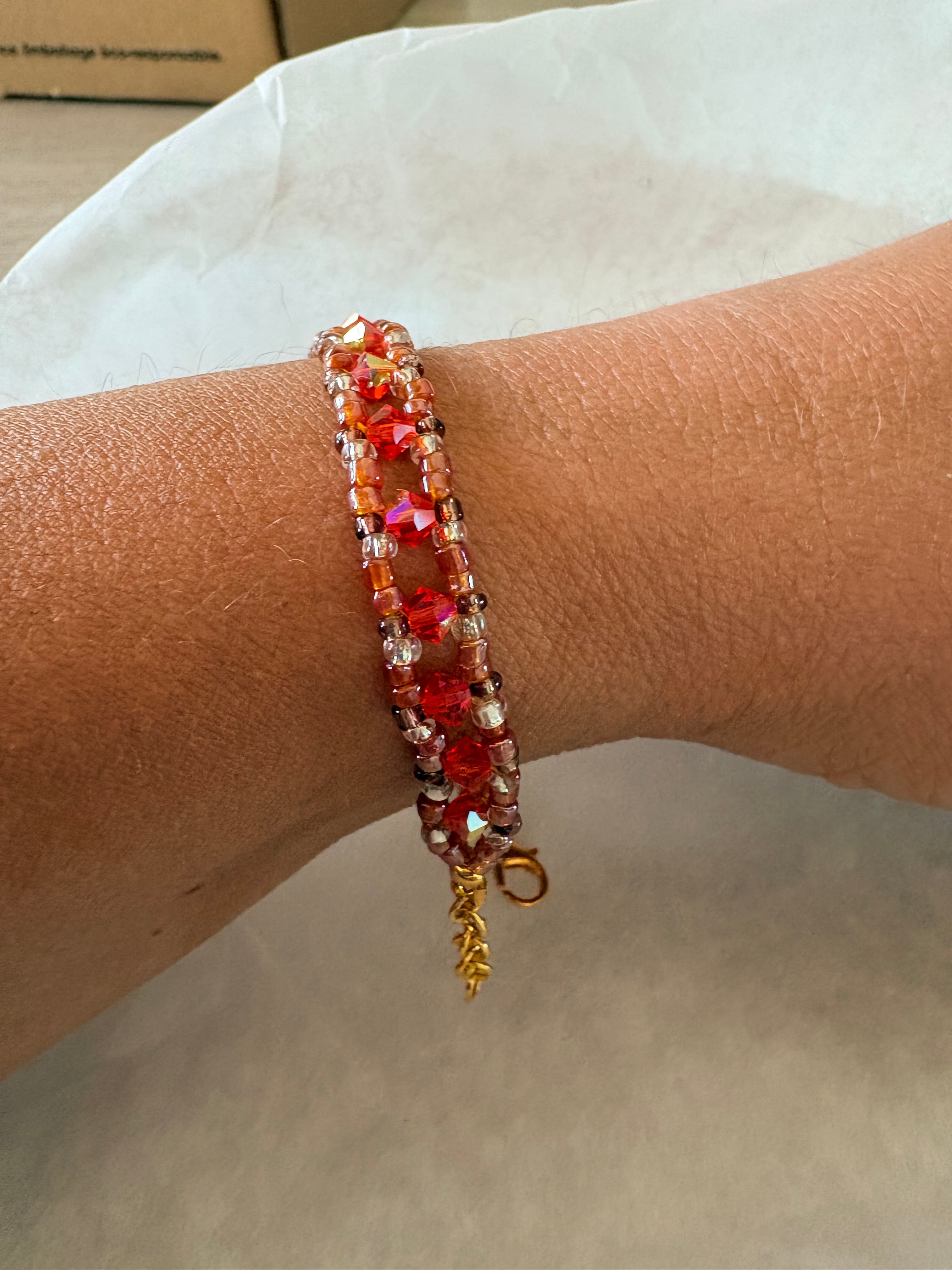 Bracelet double rang cristaux Swarovski orange fait main porté au poignet