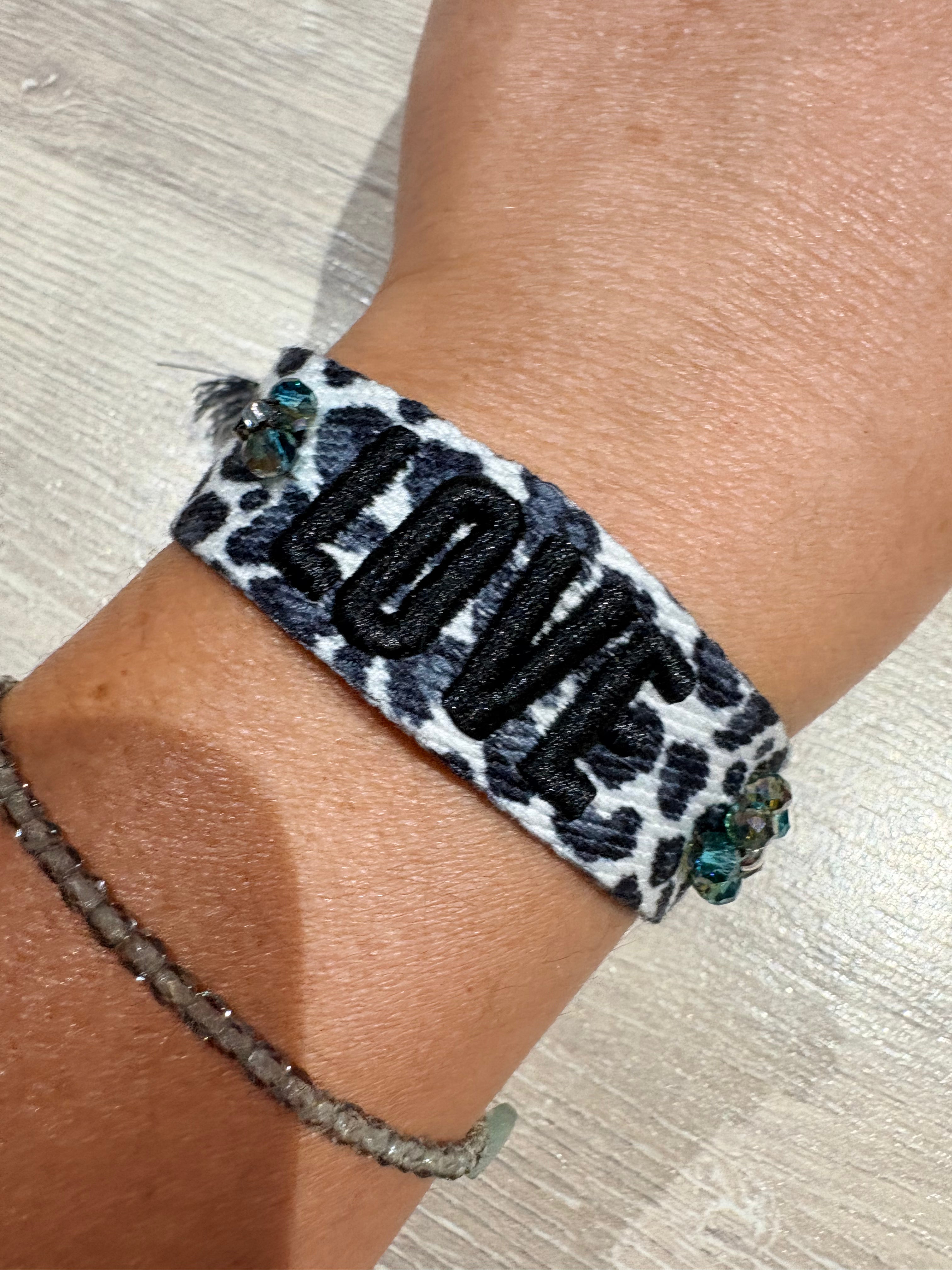 Bracelet Manchette Léopard Boho – Pompon & Perles - fait main