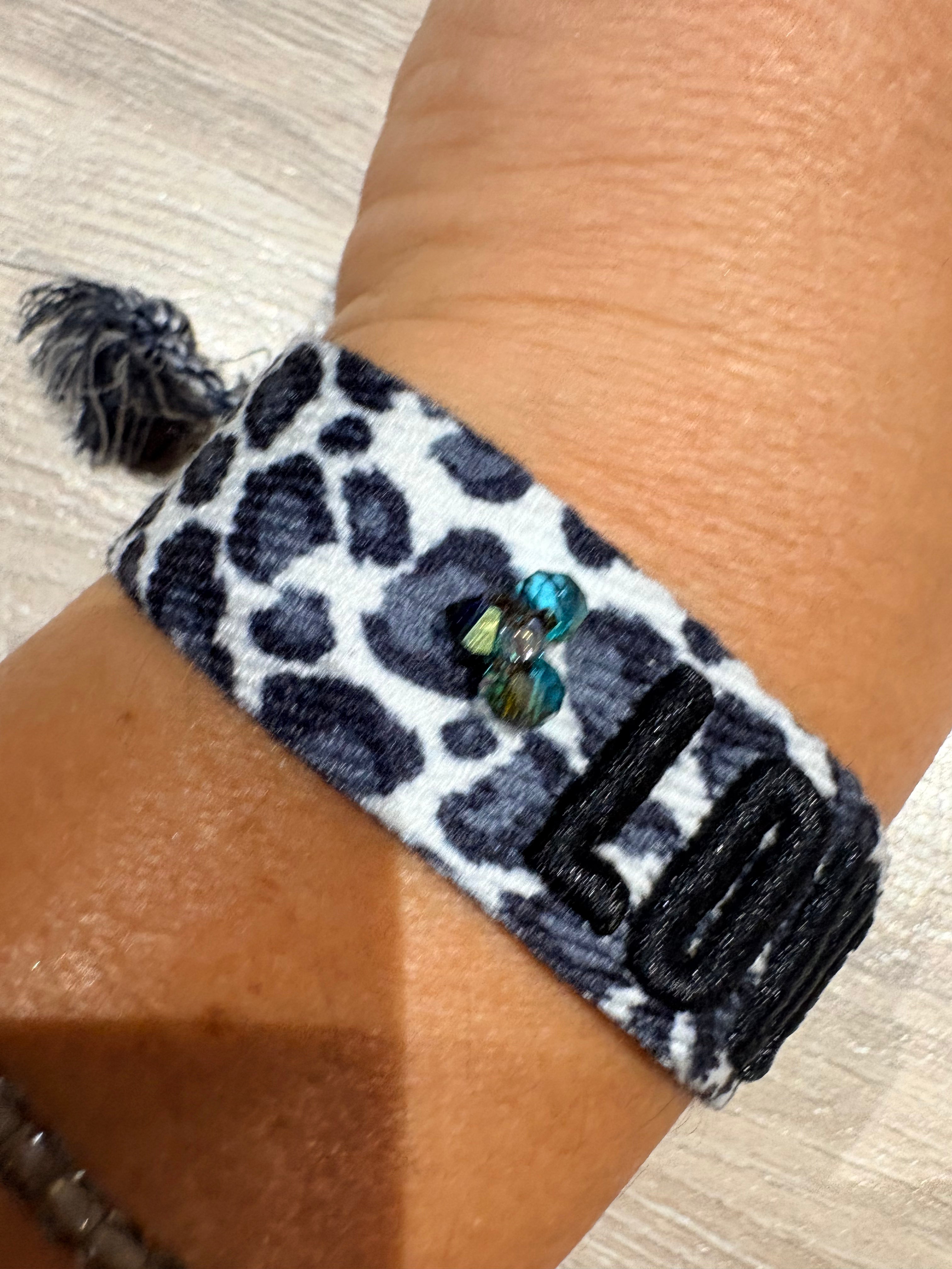 Bracelet Manchette Léopard Boho – Pompon & Perles - fait main