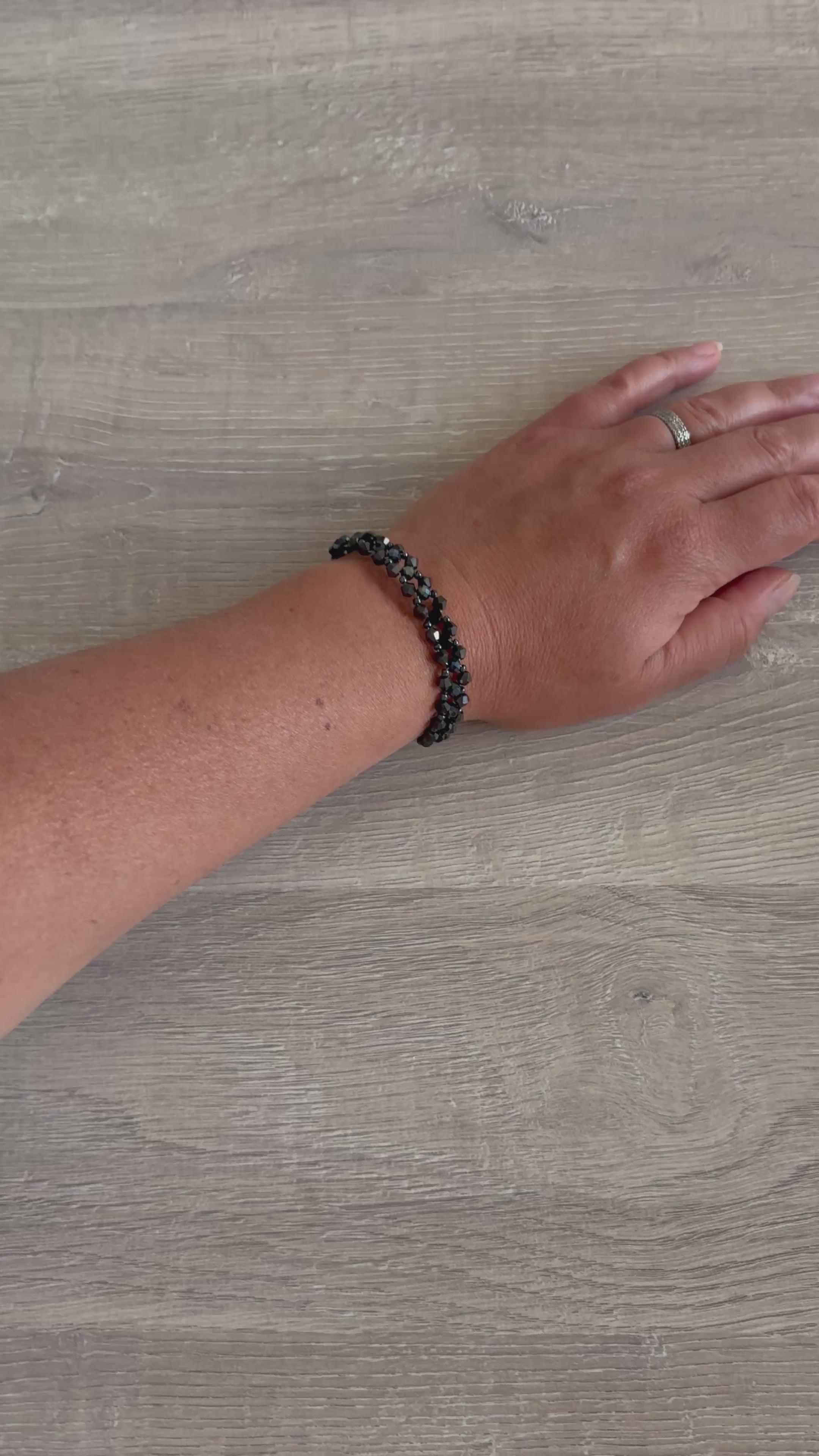 Bracelet Double Rang Cristaux Swarovski noir et petites perles en verre ton noir — Fait Main